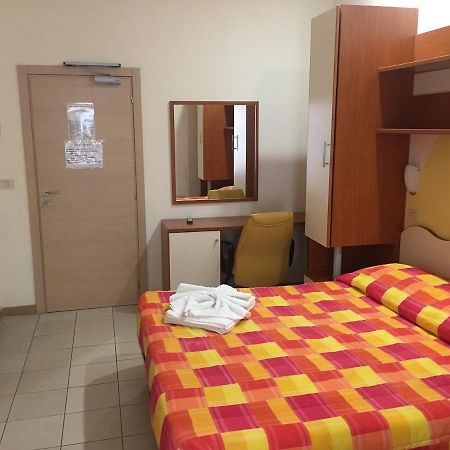 רימיני Hotel New Happy מראה חיצוני תמונה