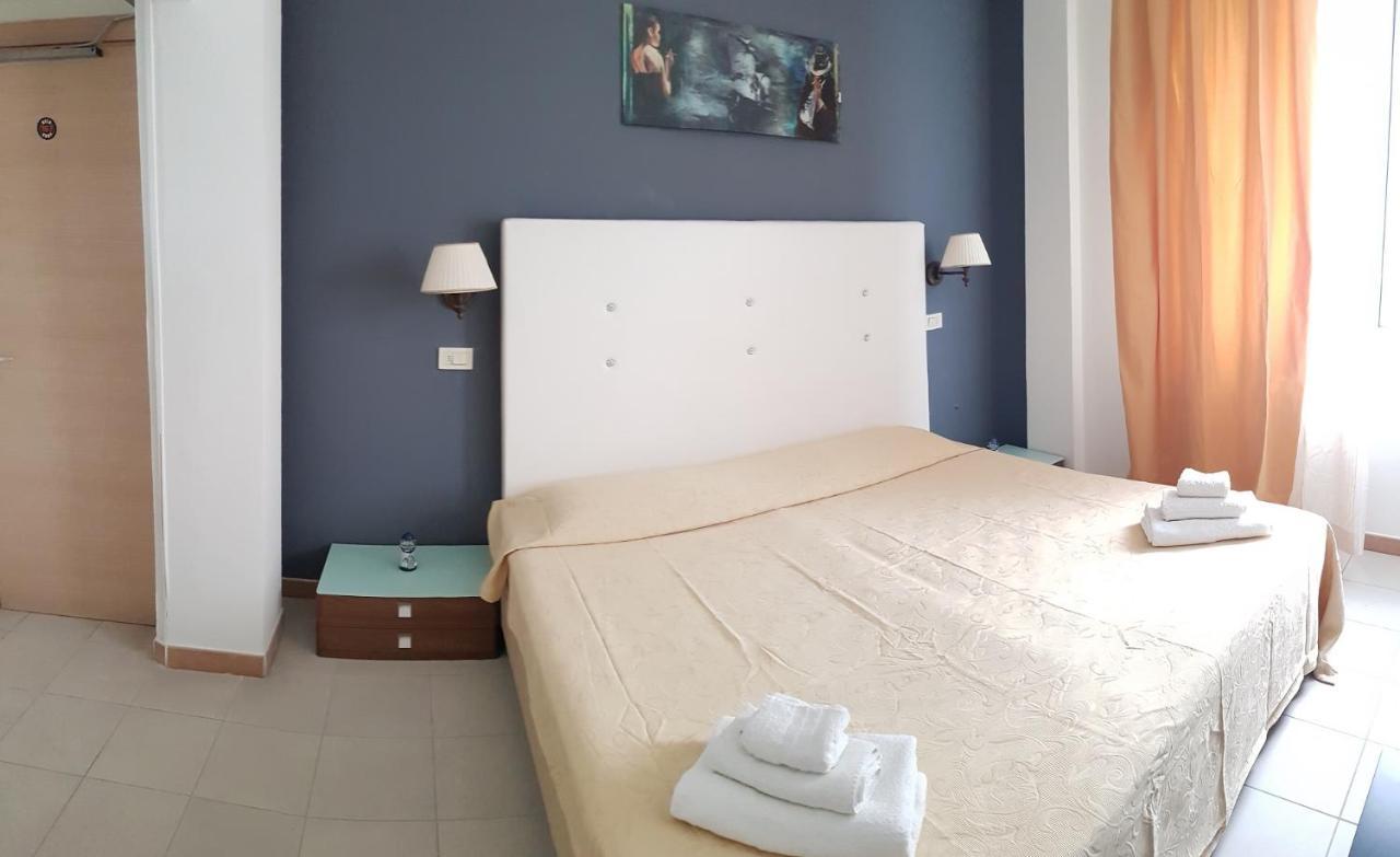 רימיני Hotel New Happy מראה חיצוני תמונה